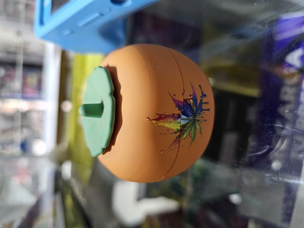 Moledor metálico diseño fruta
