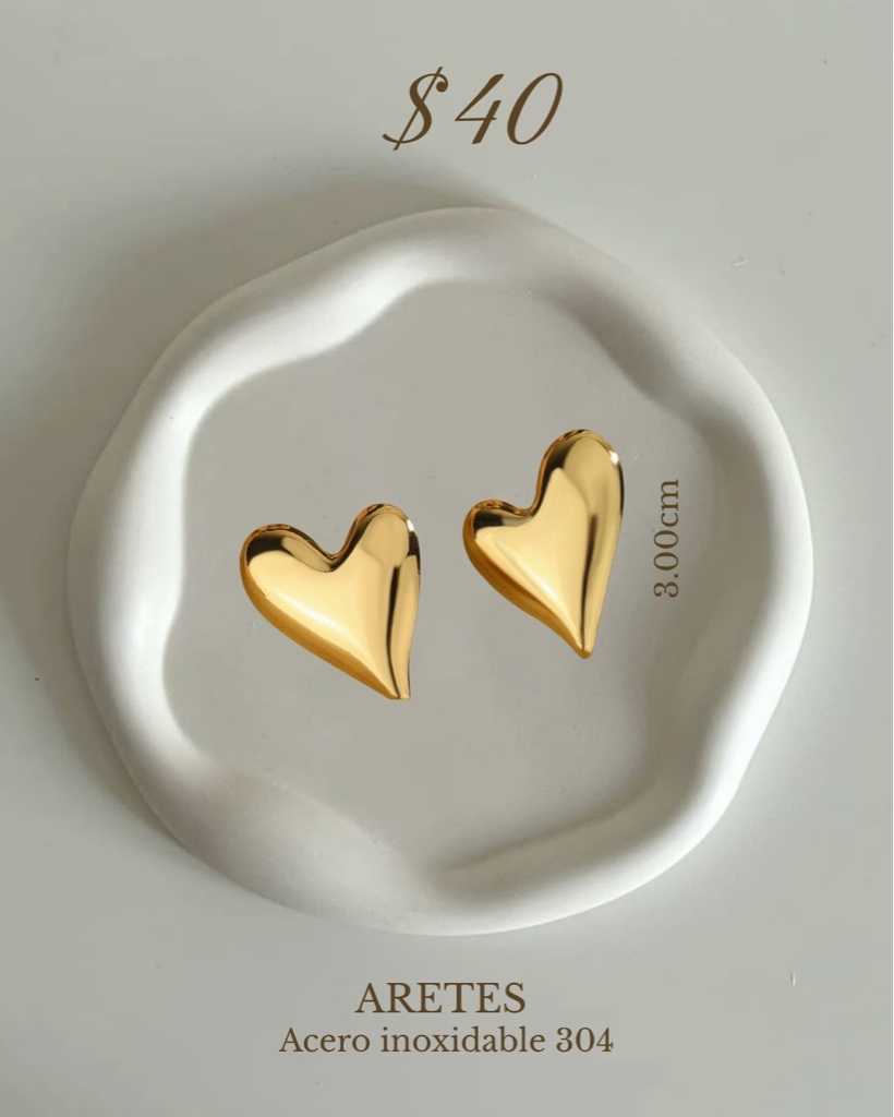 Aretes corazon dorados
