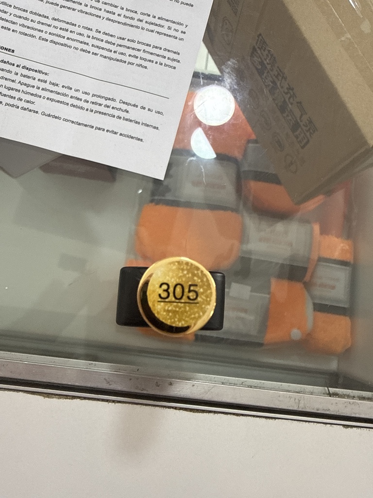 Vic Esc 305