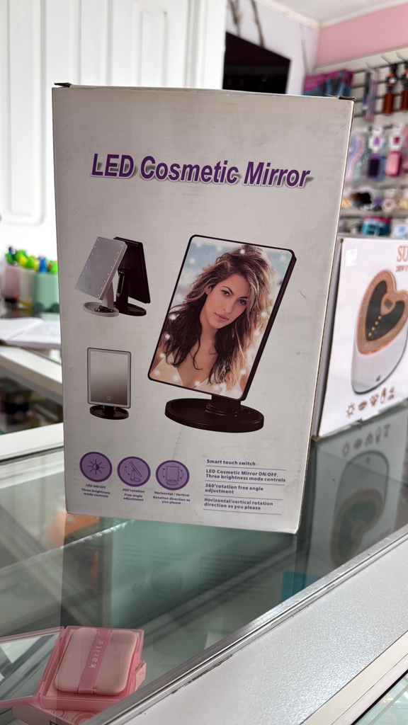 Led cosmétic mirror