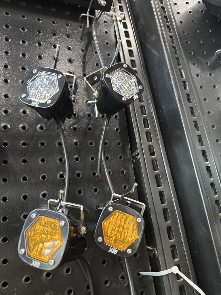 Faros LED GBX negros Ámbar y Blancos