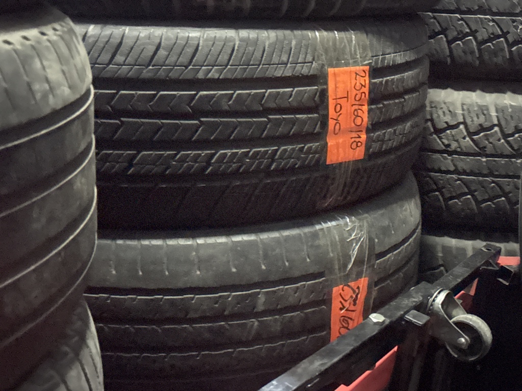 235/60R18