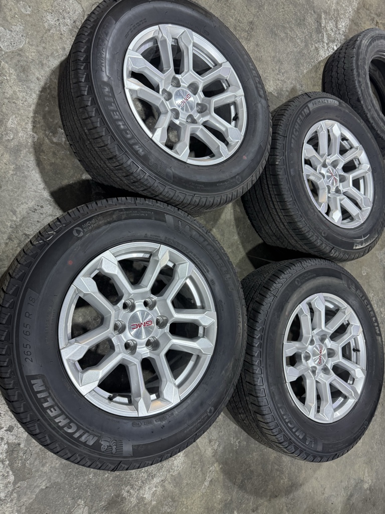 GMC rines con llantas Michelin 18 6/139