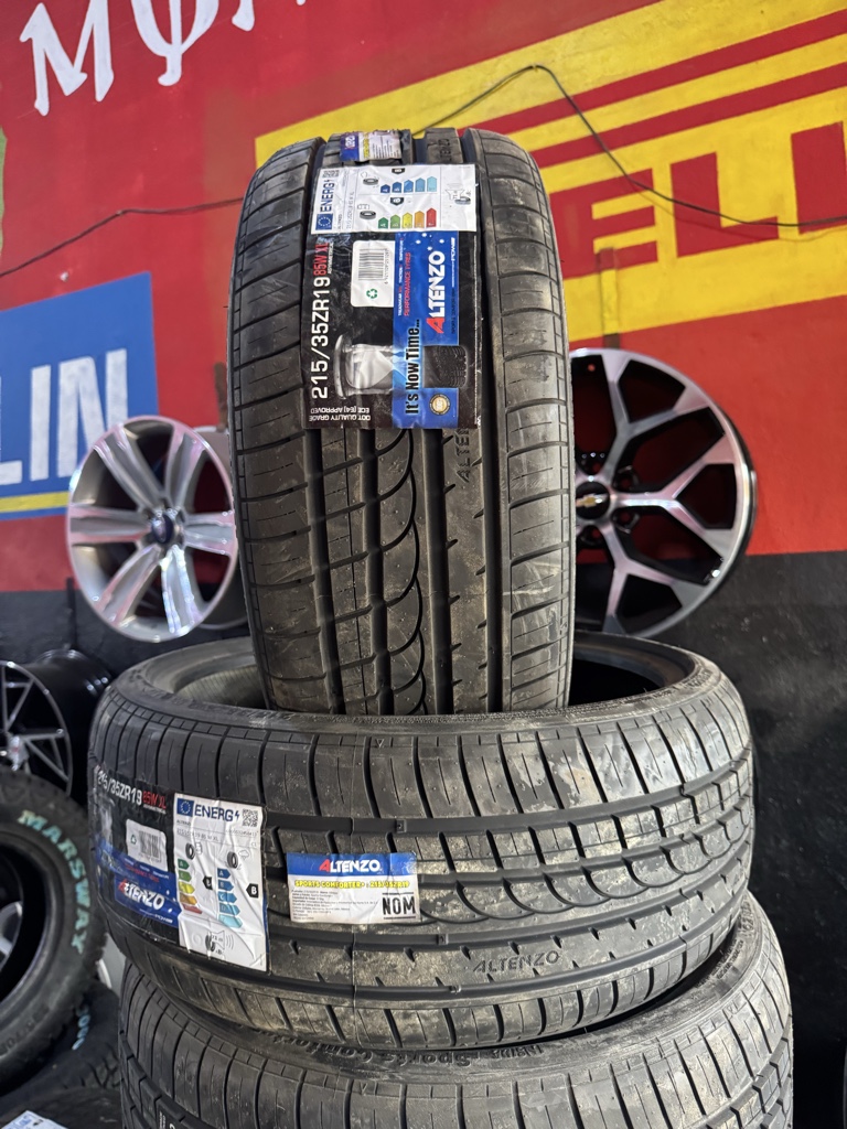 215/35R19 Altenzo