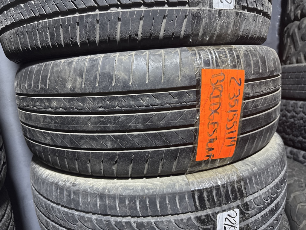 235/55R19