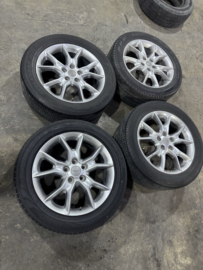 Juego JEEP 5/127 Rines Llantas 265/50R20