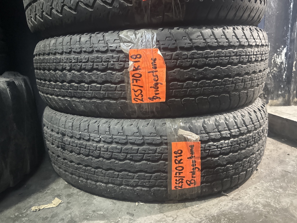 255/70R18 Bridgestone att