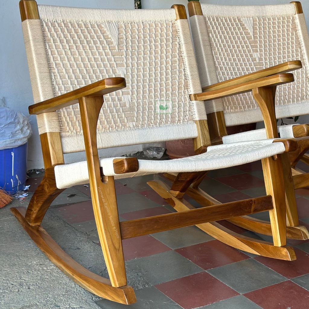 Silla mecedora color Perla