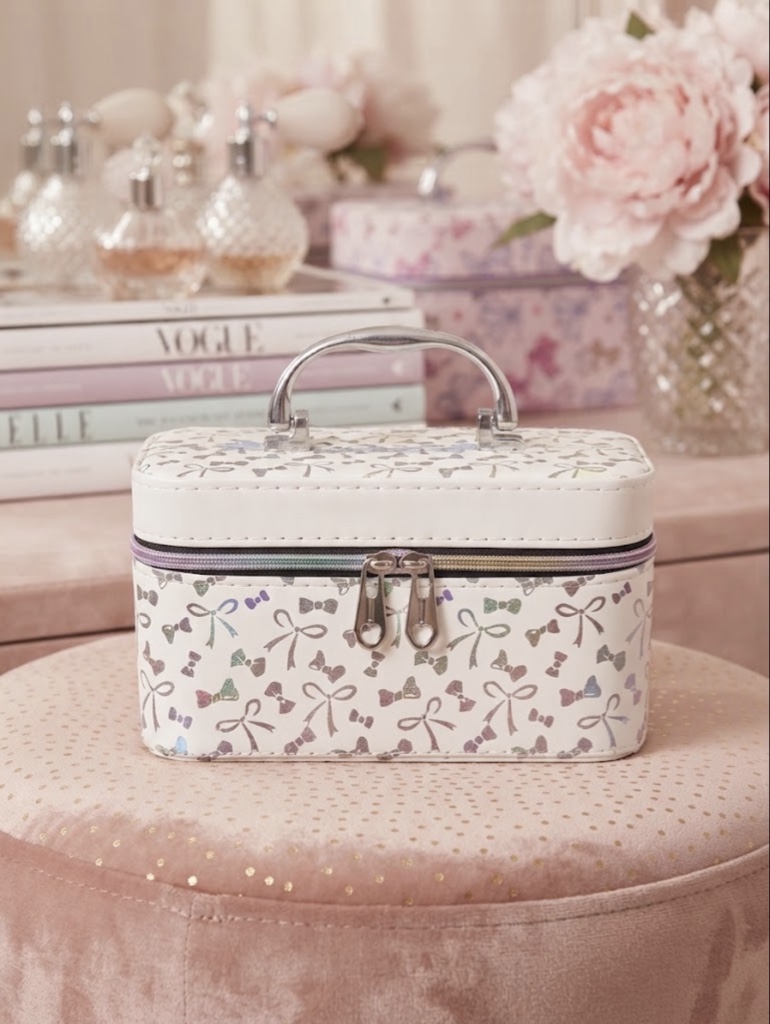 Maletín Porta Cosméticos Coquette Bows (Blanco Pastel)