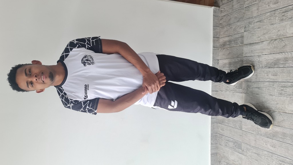 Sudadera negra deportiva