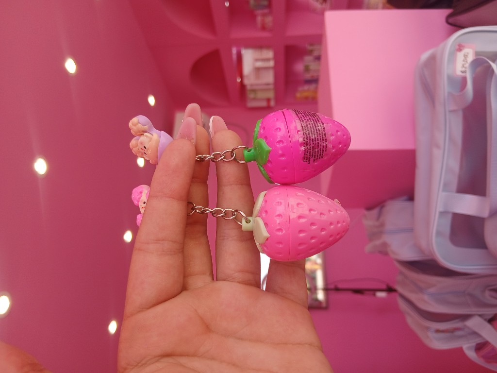 Llavero fresa rosa