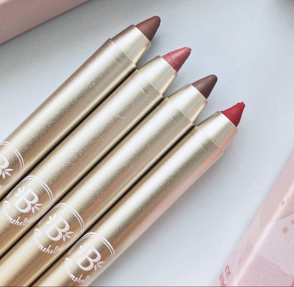 LÁPIZ DE LABIOS SIGNATURE BLOOMSHELL