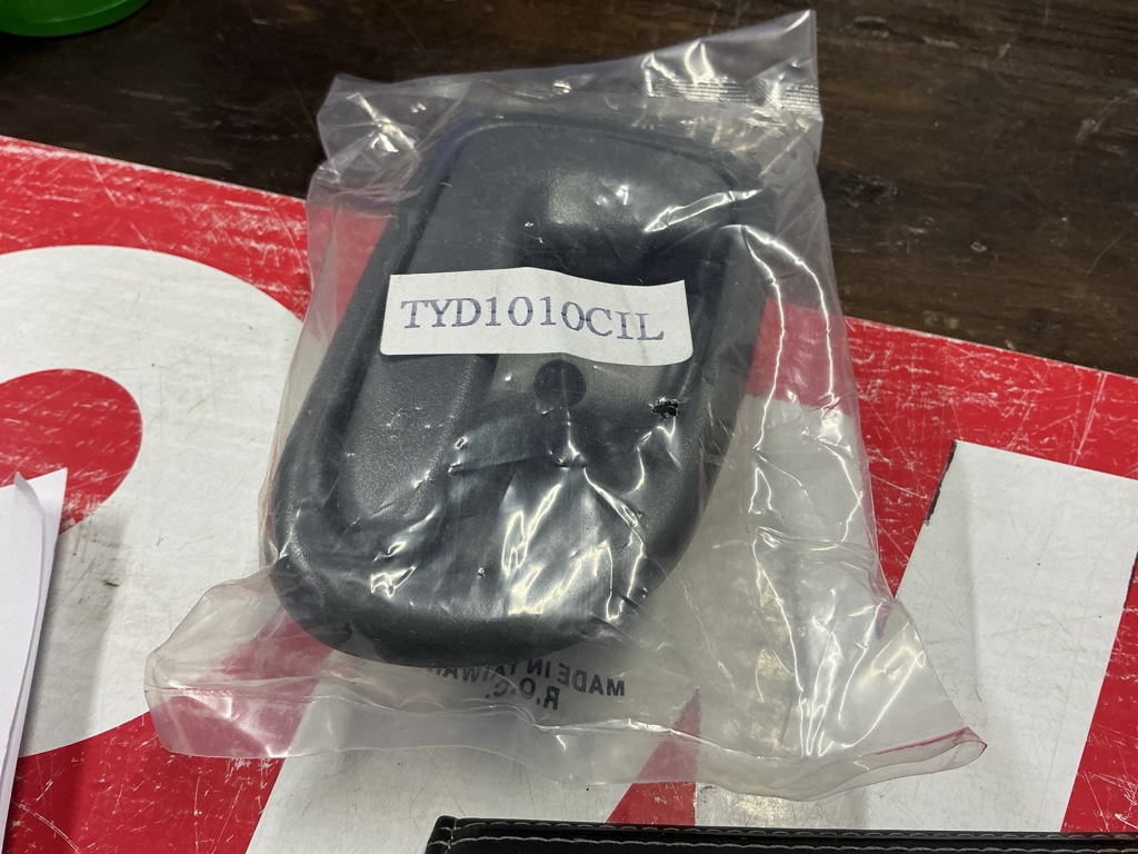 ABRIDOR INTERIOR TYD1010CIL gris