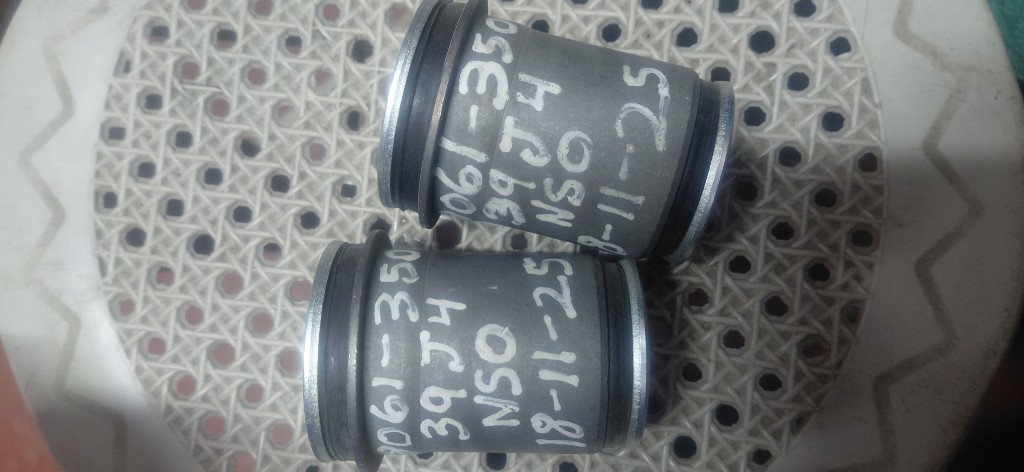 BUSHIN DE MULETA marca:NSO/JAPON parte:48061-35011
