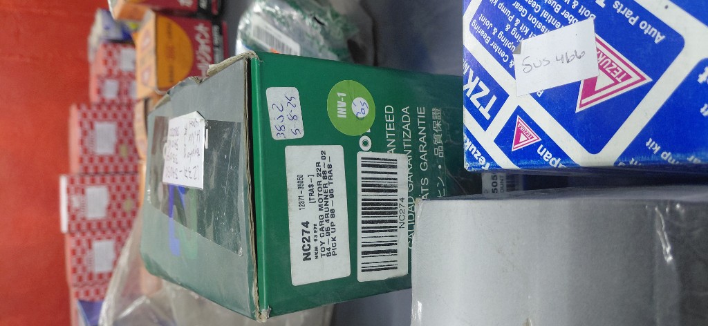 CARGADOR DE CAJA; Marca NKM;Modelo 88--93;Parte 12371-35050; Carac:TRASERO