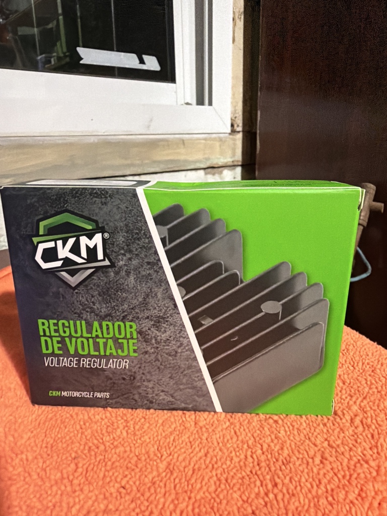 Regulador de voltaje RX 150 ficha Macho