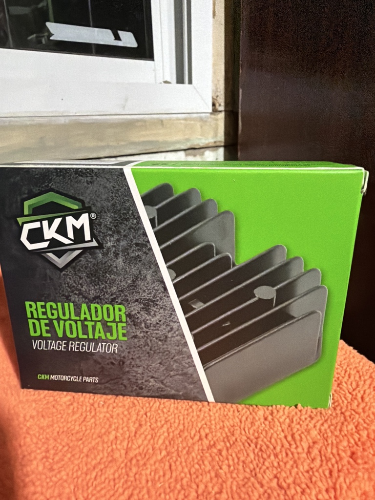 Regulador de voltaje RX150 Ficha Hembra CKM