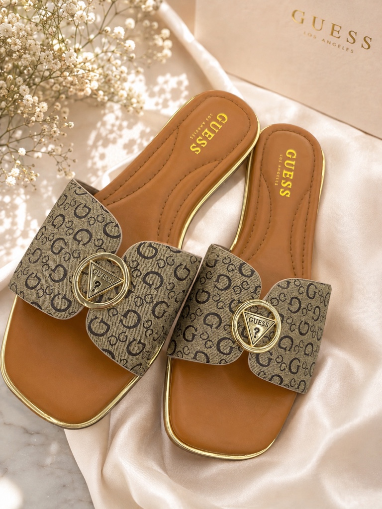 Guess Listas para completar tu outfit ✨