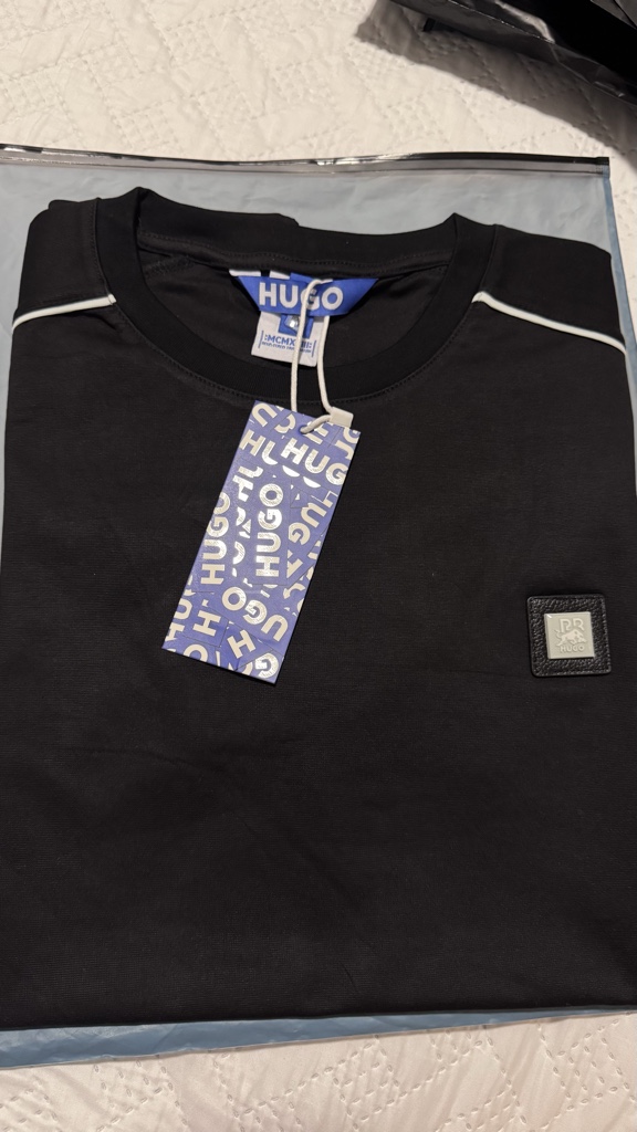 HUGO camiseta negra