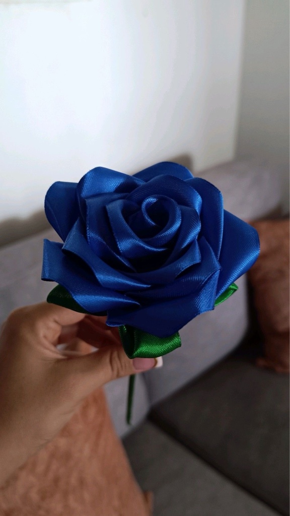 1 flowers of any color