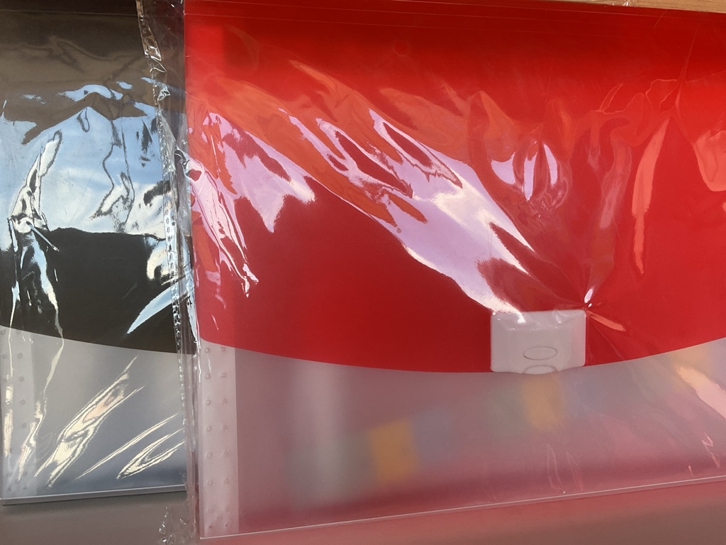 Carpeta archivadora  con broche