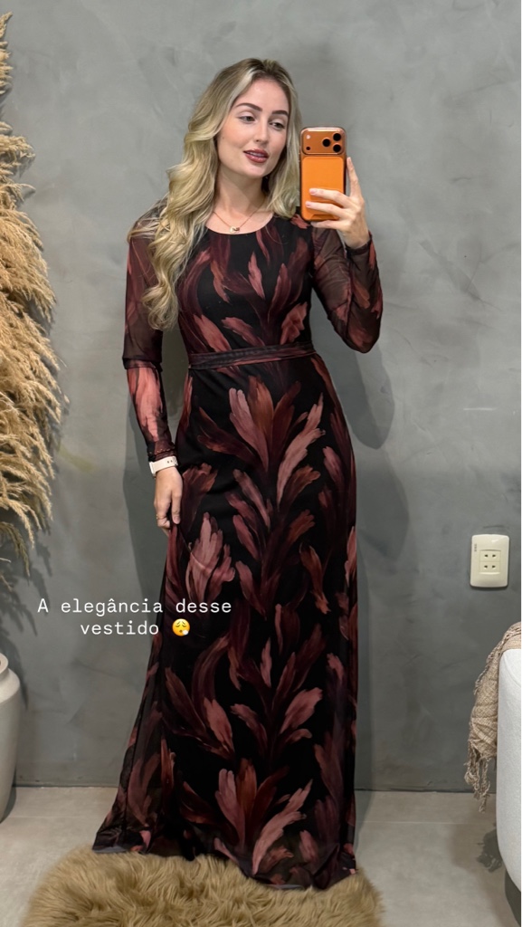 vestido tule manga longa