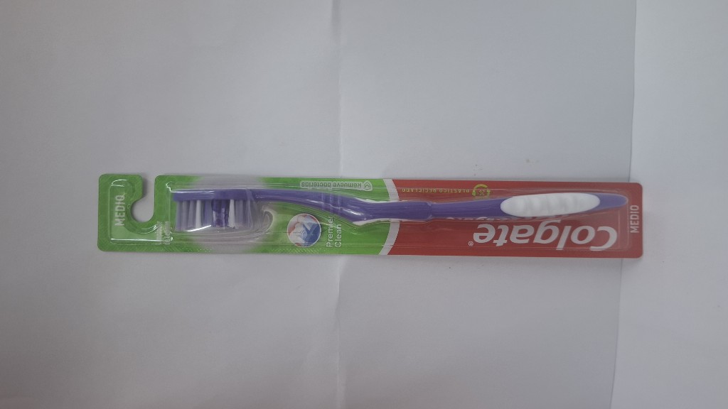 Colgate cepillo dental medio violeta