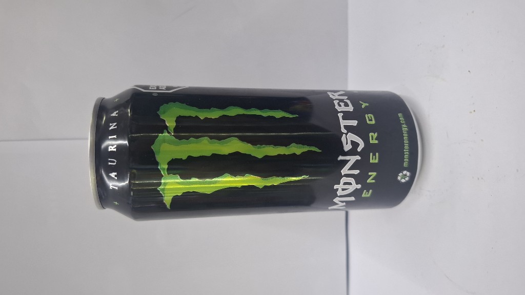 Monster Energy lata negra