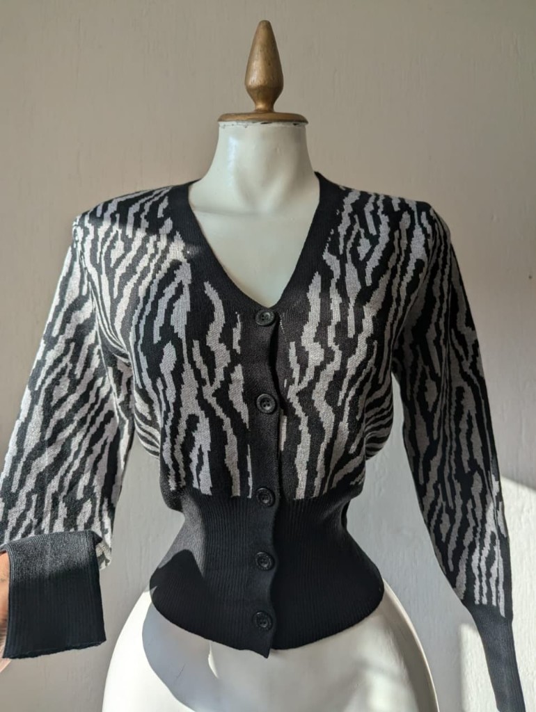 Suéter animal print cebra GRIS/NEGRO
