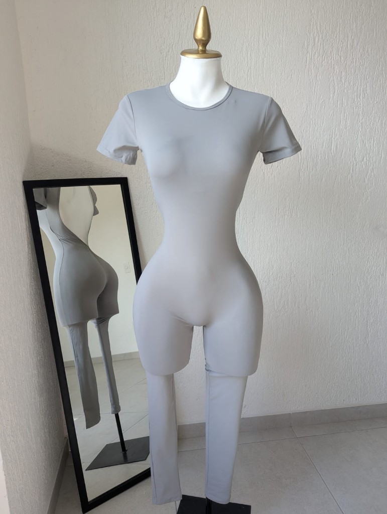 Enterizo manga corta GRIS W7078 SALVA