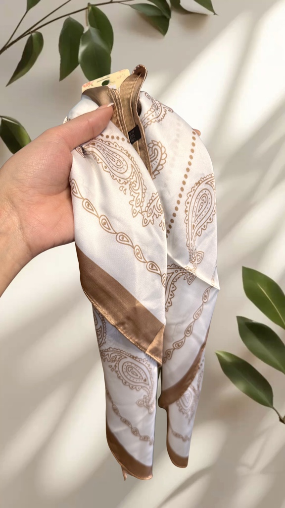 Pañuelo Paisley Dorado