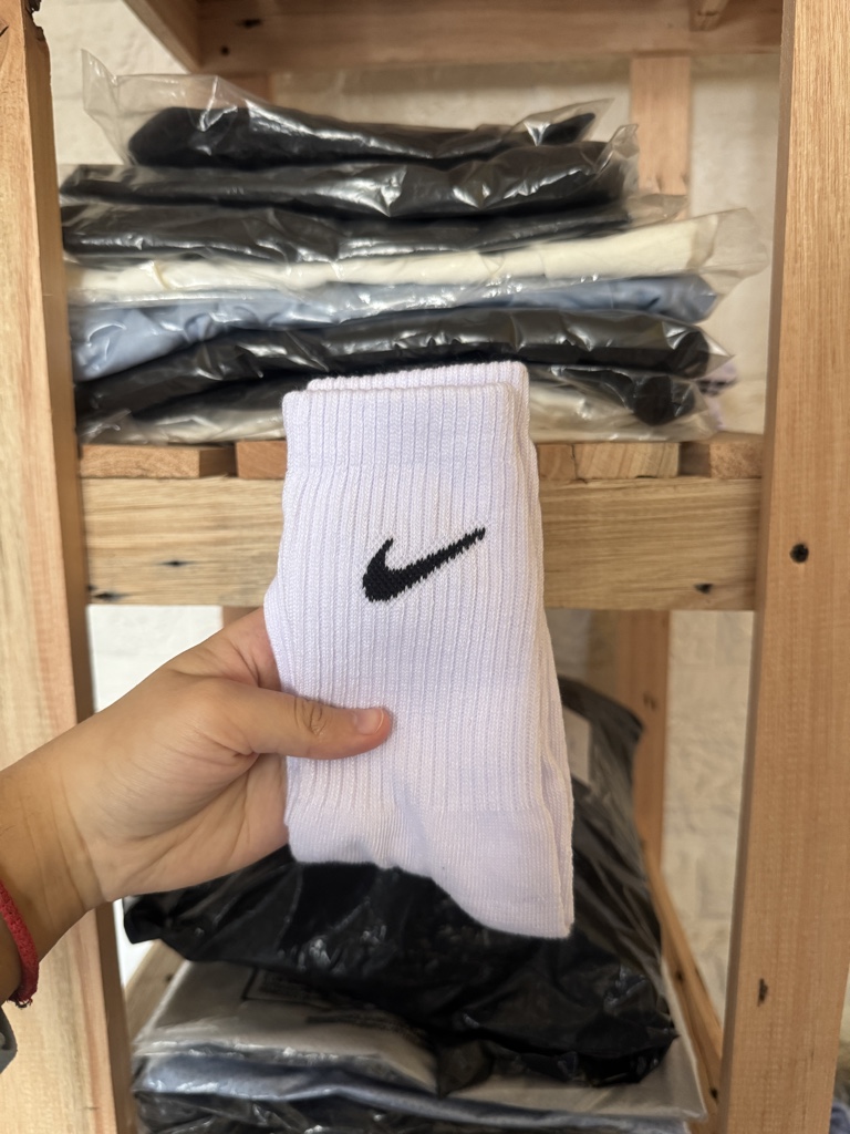 Media 3/4 Nike blanca clasica