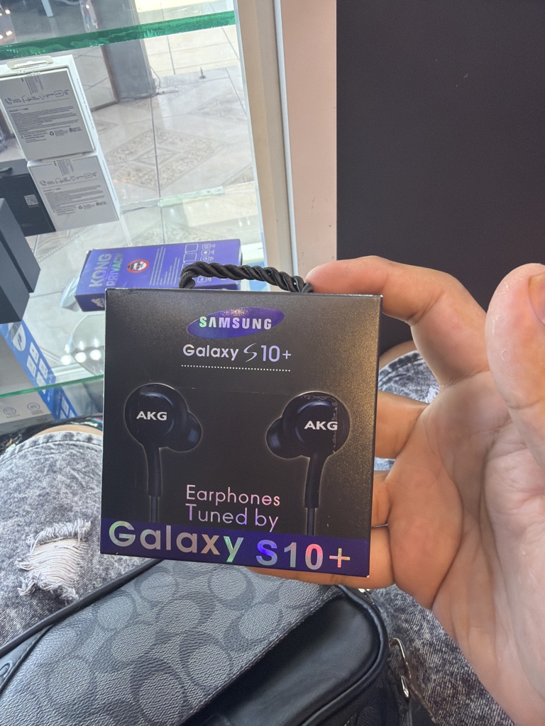 Samsung Galaxy S10+ audífonos negros