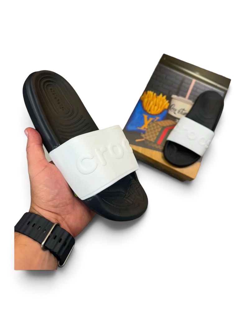 Chancletas crocs blancas con negro