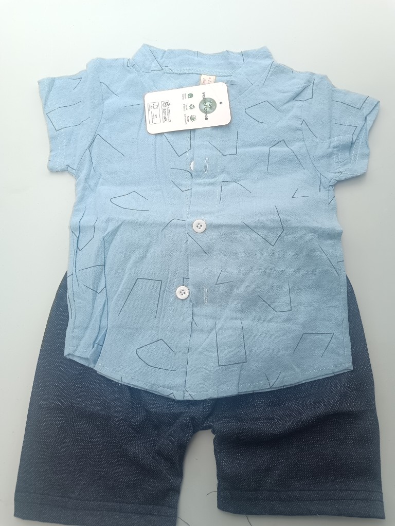 Conjunto niño azul claro