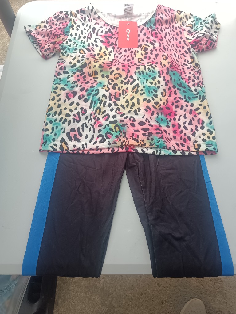 Conjunto multicolor deportivo