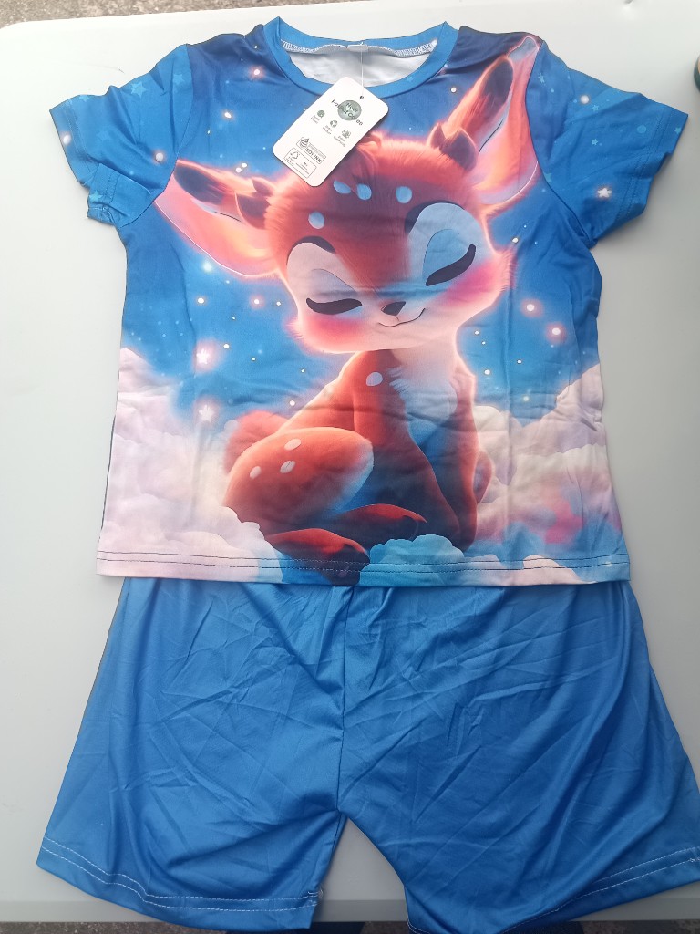 Pijama azul de niña