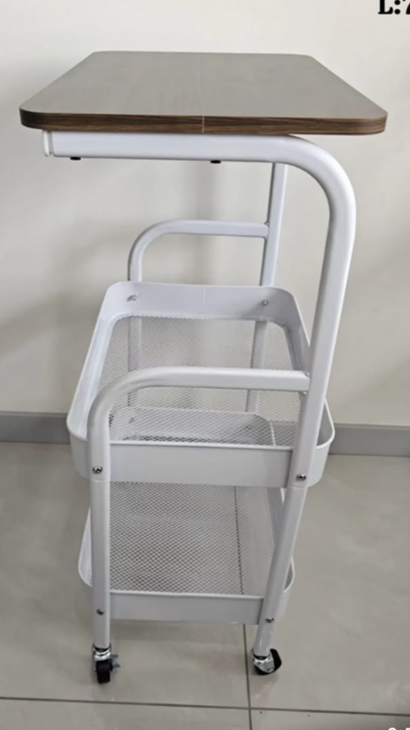 Mesa auxiliar blanca con ruedas