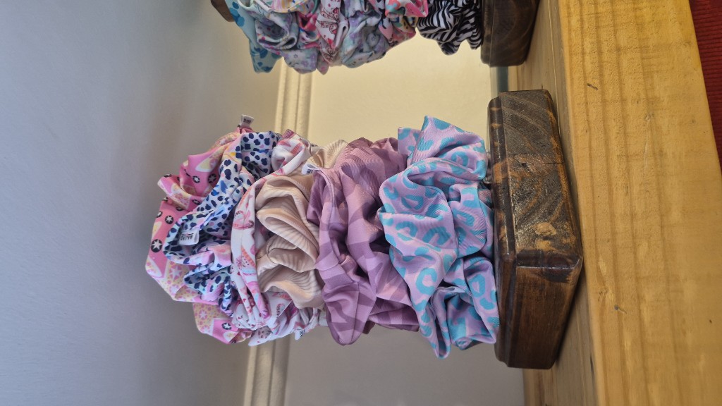 Scrunchies pastel surtidos