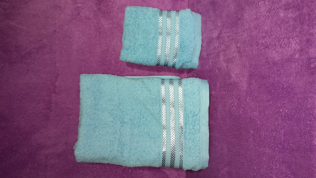 Juego de toallas celestes