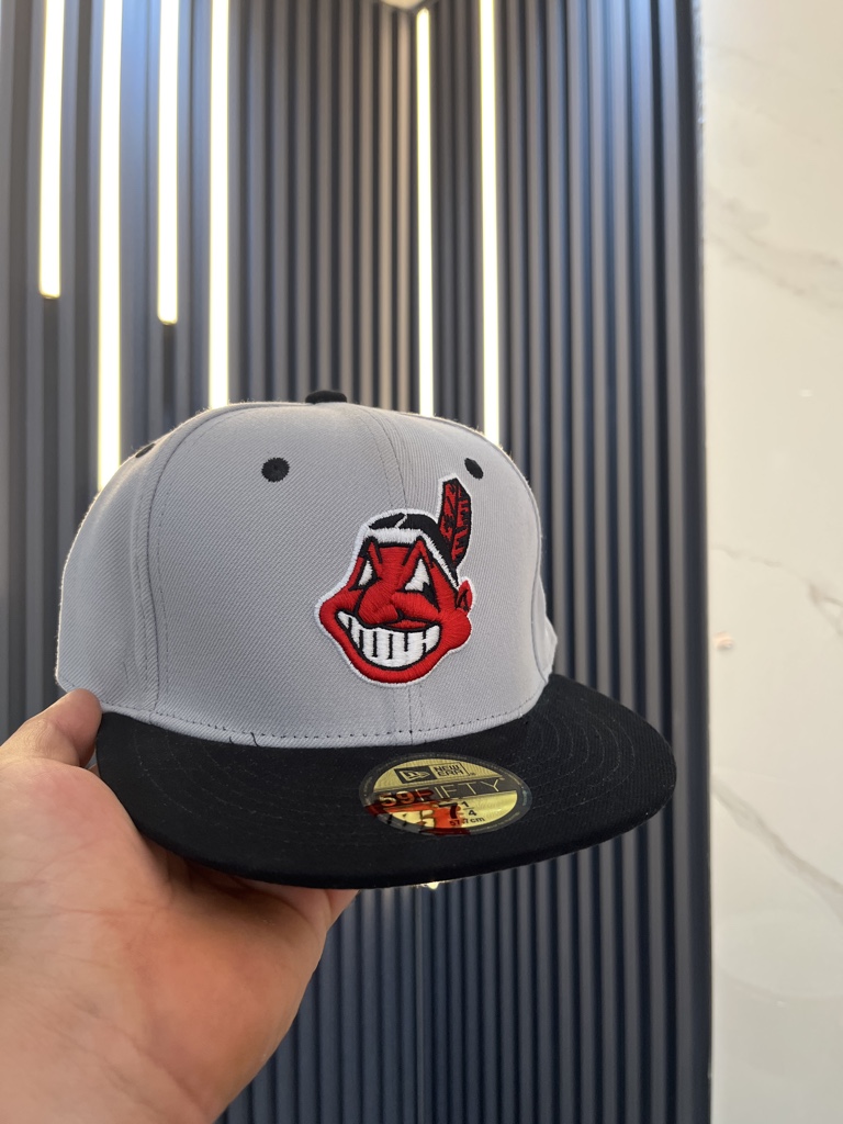 New Era Wahoo rojo 7 1/4 y 7