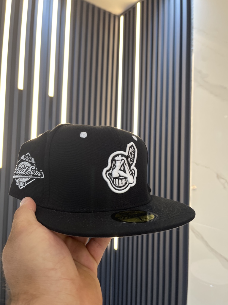 New Era Wahoo 7 1/4