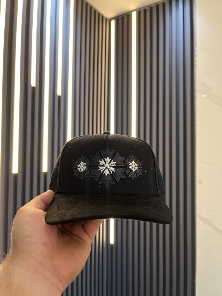 Gorra negra Barbas