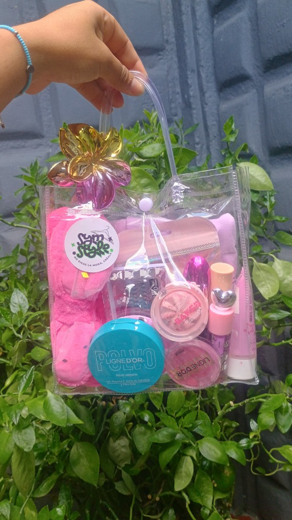 Kit de maquillaje rosa