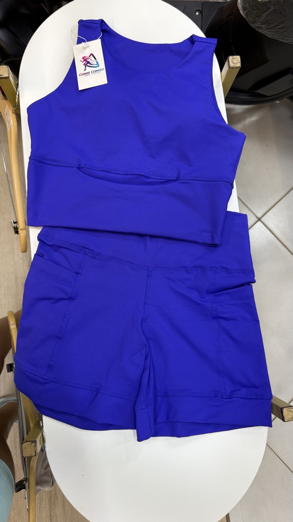 Top com bolso +short