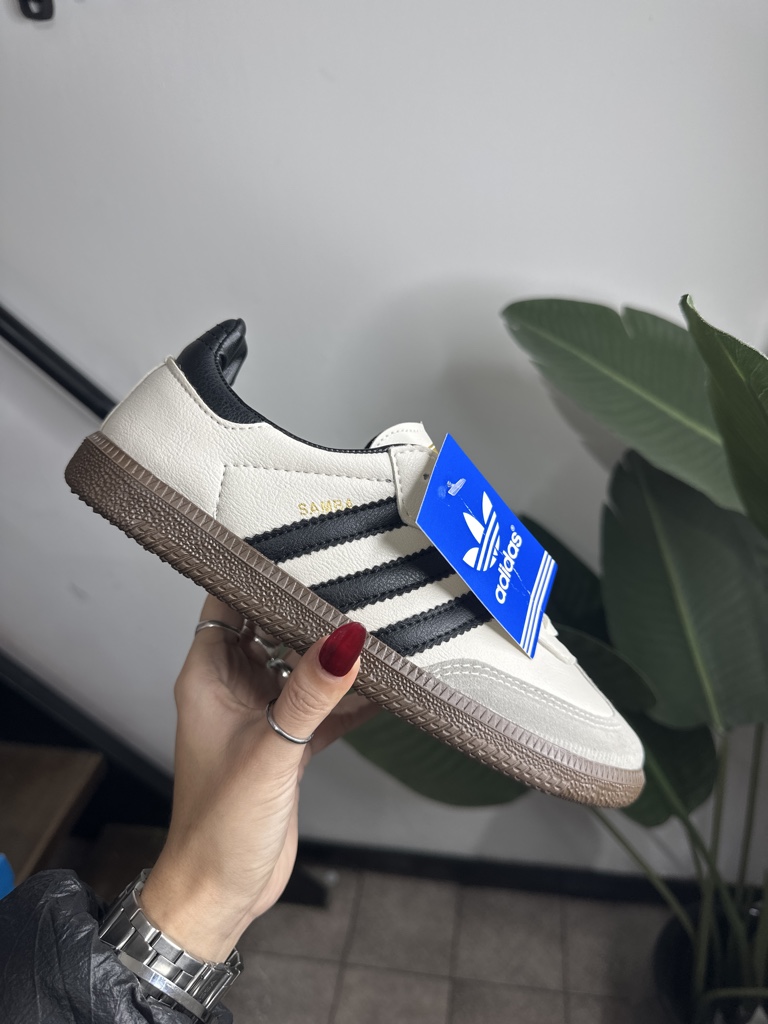 Samba beige y negra
