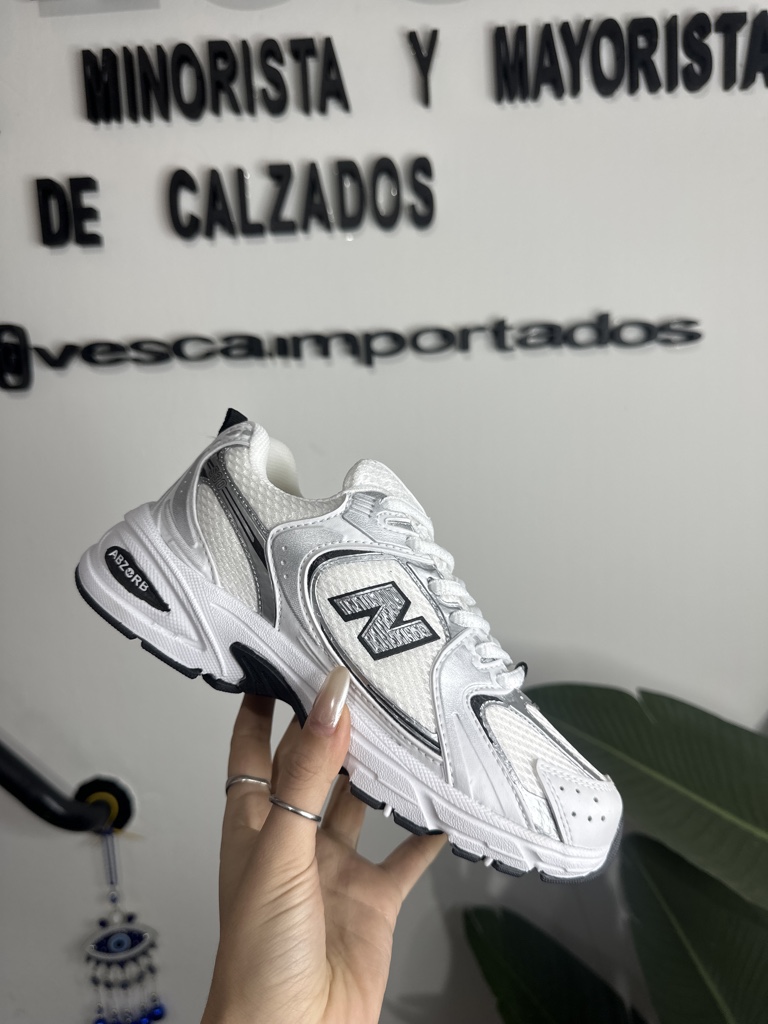New balance 530 blanca y plateado