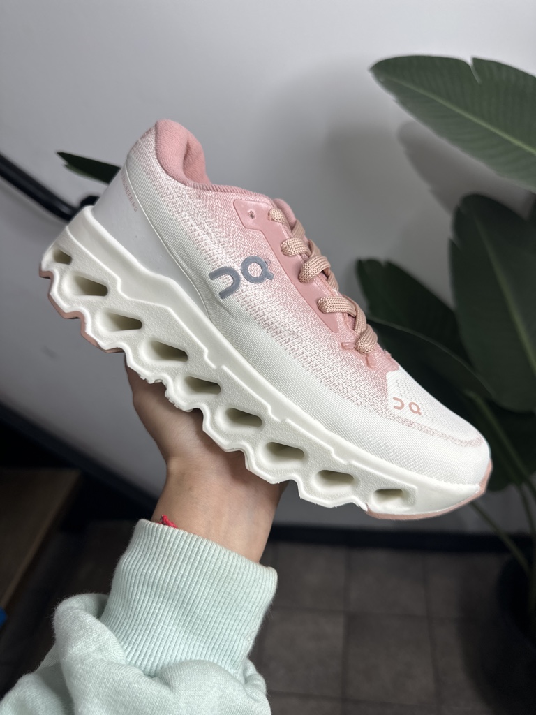 ON CLOUD DEPORTIVAS