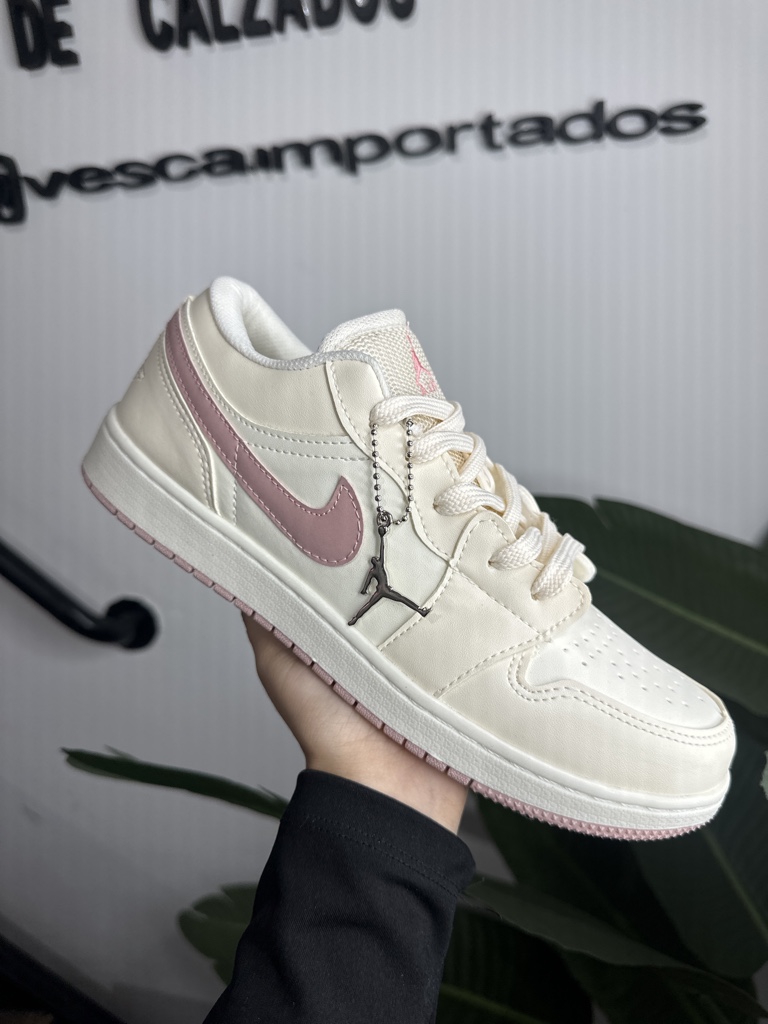 JORDAN LOW MID BEIGE Y ROSA