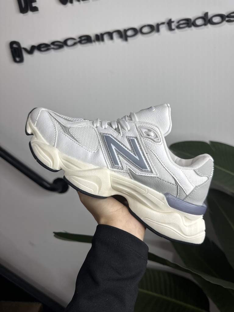 NEW BALANCE 9060 BLANCAS Y GRIS
